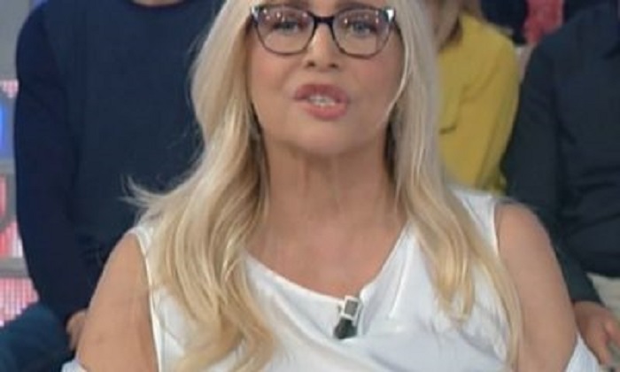 Domenica In, Mara Venier e le doppia gaffe a luci rosse...