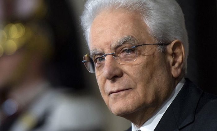 Legittima difesa, Mattarella promulga la legge. Ma scrive alle Camere e a Conte: "