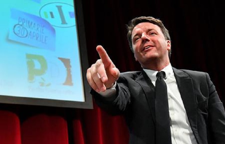 Matteo Renzi chiede un risarcimento danni da 100mila euro a La Verità (foto Ansa)