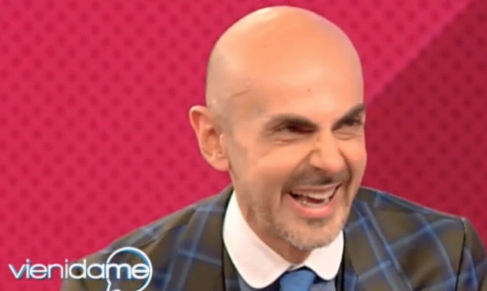 Vieni da me, Enzo Miccio e il videomessaggio del compagno Laurent: "Resta con me per sempre"