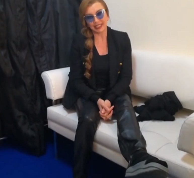 Ballando con le stelle, infortunio per Milly Carlucci