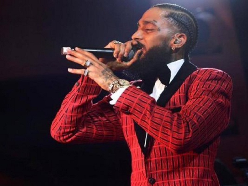 Il rapper Nipsey Huslle ucciso a colpi di pistola dinanzi al suo negozio