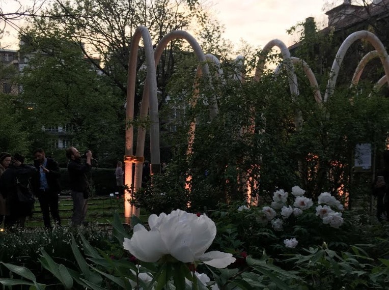 FuoriSalone, The Circular Garden: l'installazione diffusa per Eni all'Orto Botanico di Brera