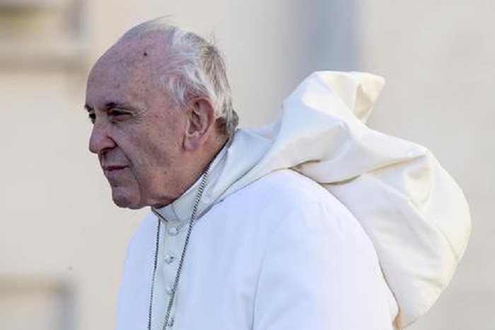 Papa Francesco: "Non avere paura dei migranti. La mafia è nata in Italia..."