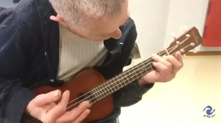 L'Aquila, malato di Parkinson dopo una operazione al cervello... non trema più