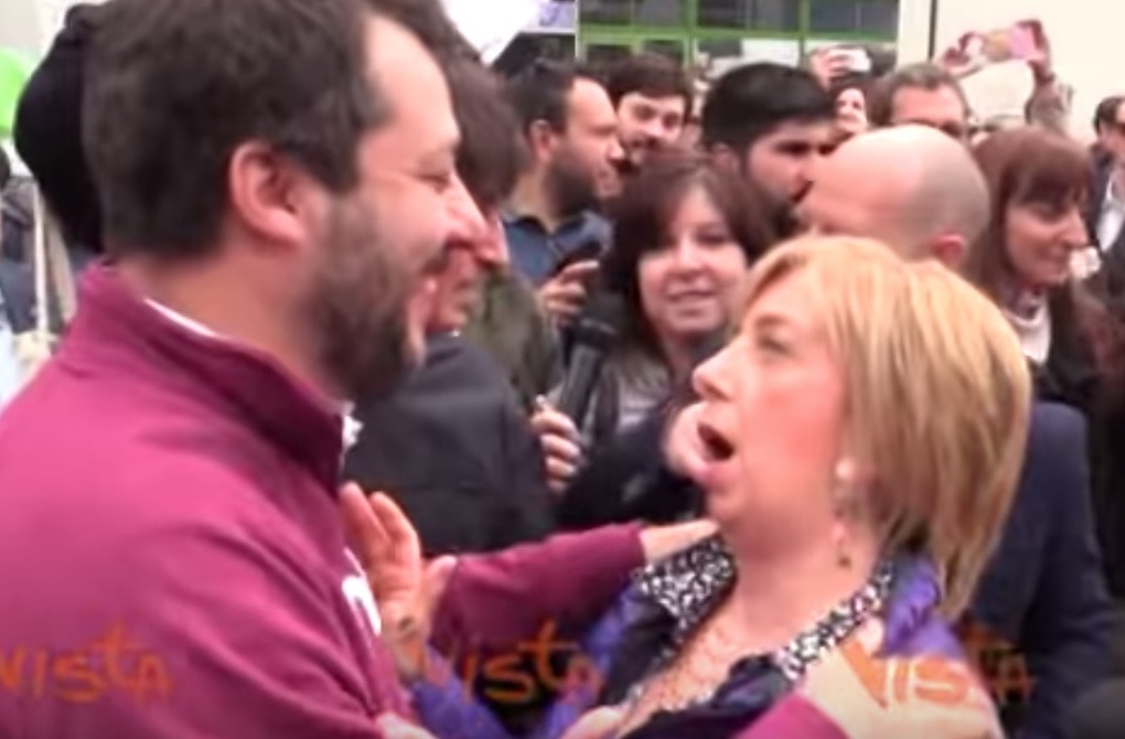 Salvini al vinitaly, la sostenitrice gli domanda: "Ma quand'è che molla Di Maio?" VIDEO