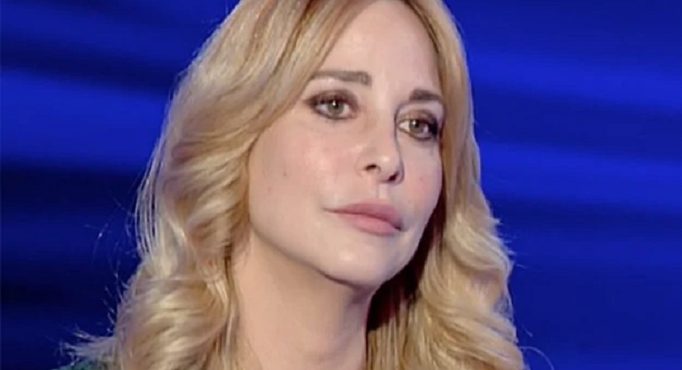 Vieni da me, Stefania Orlando si commuove in diretta