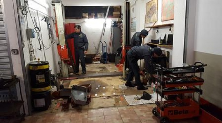 Servono 5mila meccanici nei prossimi 5 anni. Fenoglio: "I genitori vogliono solo figli laureati" (foto Ansa)