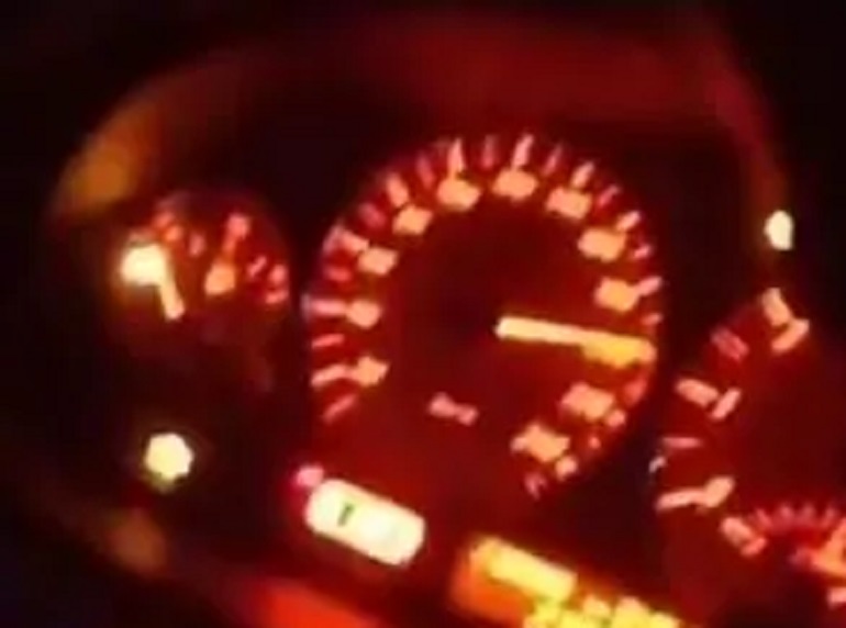 Modena, la diretta Facebook a 220 km/h: "Ci aspetta la droga...". Poi lo schianto VIDEO
