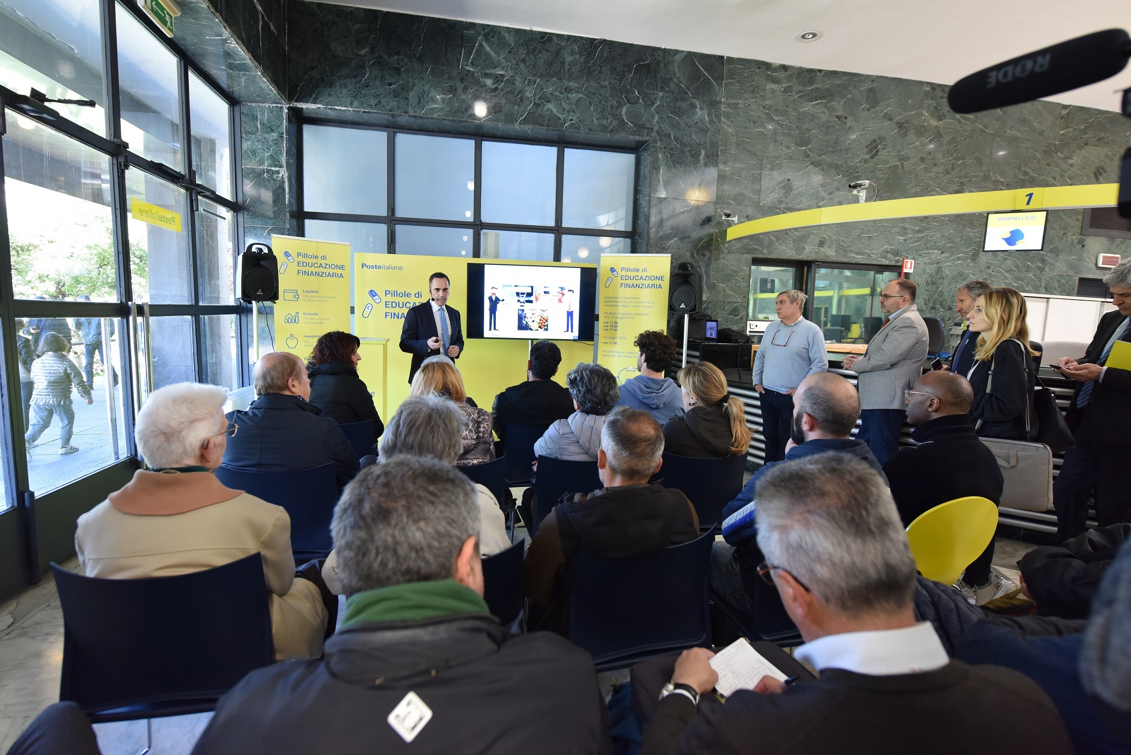 Poste Italiane, educazione finanziaria negli uffici postali: il progetto è partito