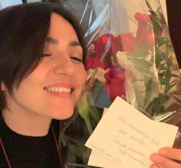 Ambra Angiolini, rose rosse da Francesco Renga: "Alla mamma più bella del mondo"