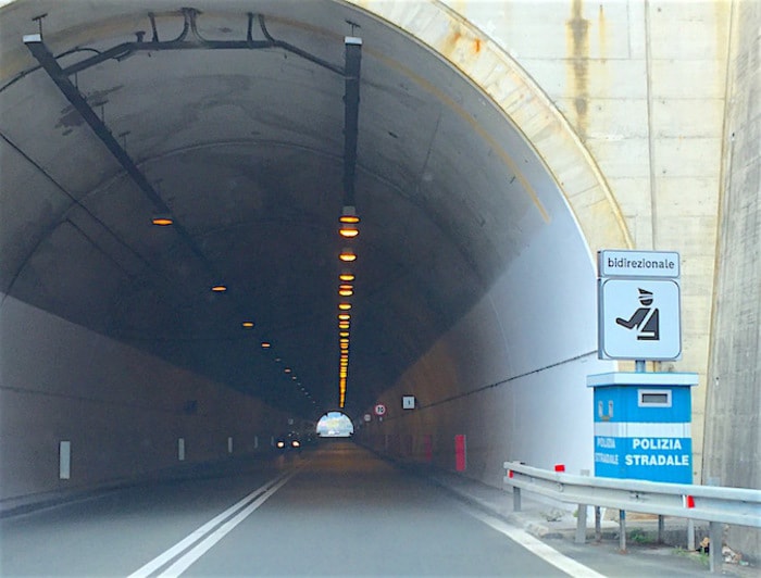 Multe impugnabili se autovelox posto nel senso di marcia opposto (a quello deciso dal prefetto)