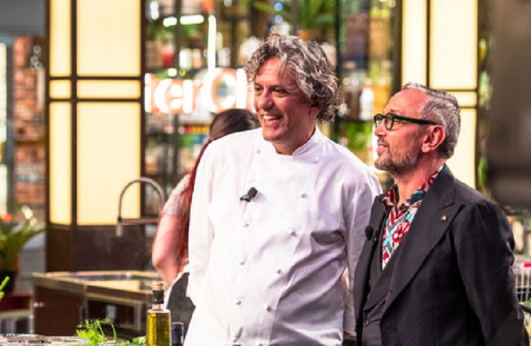 Massimo Bottura: "Non vado in Tv perché lì gli chef deridono le persone" (foto Ansa)