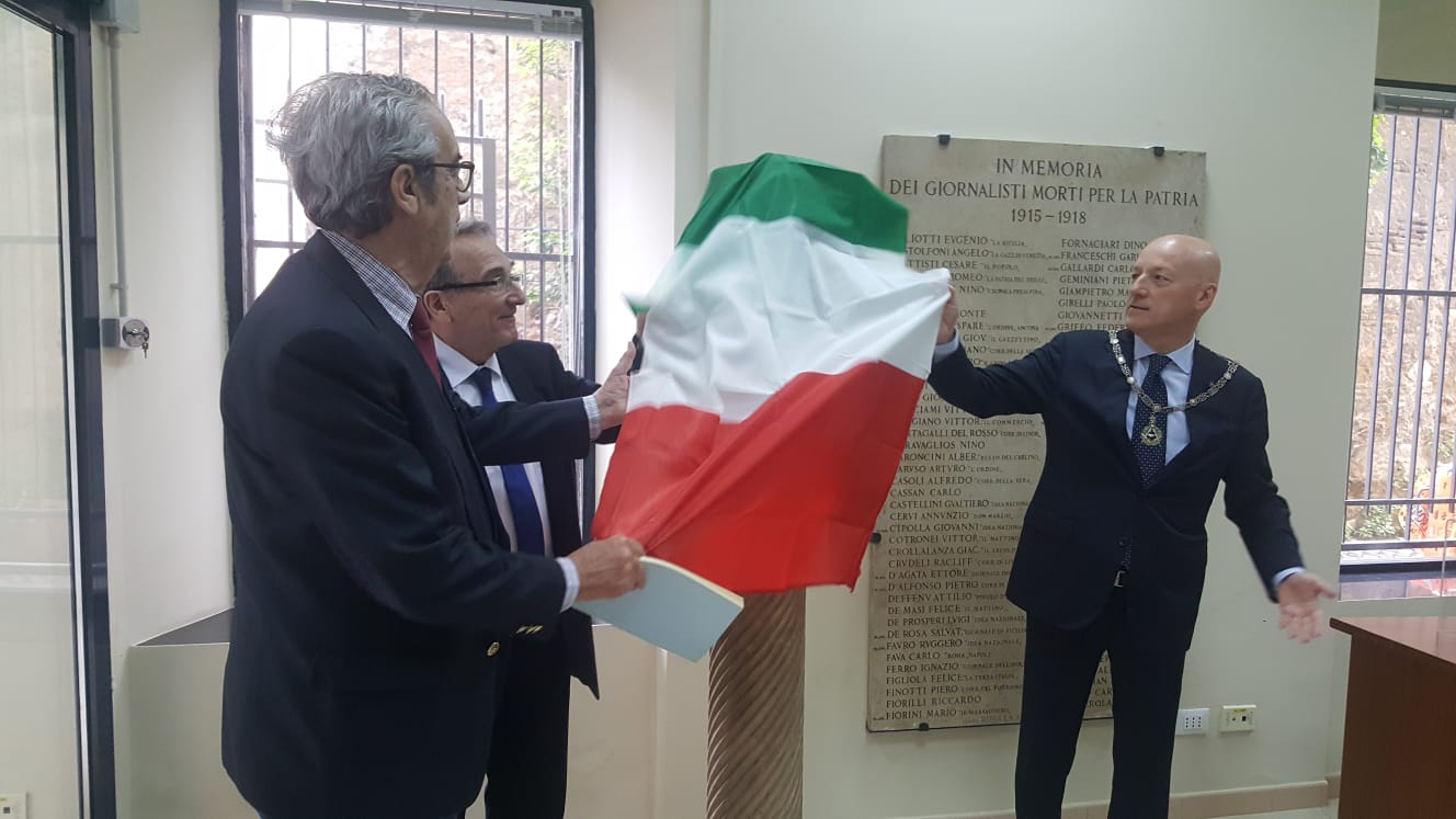 Grande Oriente d'Italia, busto del giornalista Giuseppe Meoni donato alla Fondazione Paolo Murialdi