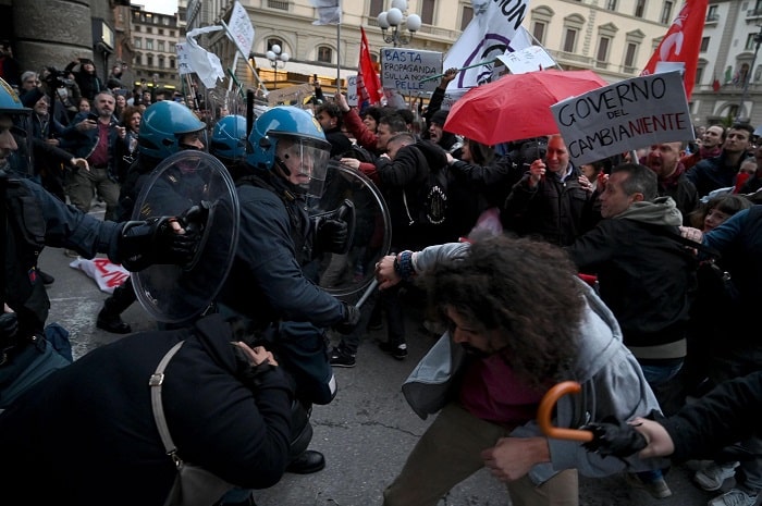 firenze salvini carica polizia