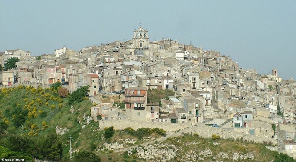 Mussomeli (Caltanissetta), case svendute a 1 euro: tua se la ristrutturi entro 3 anni