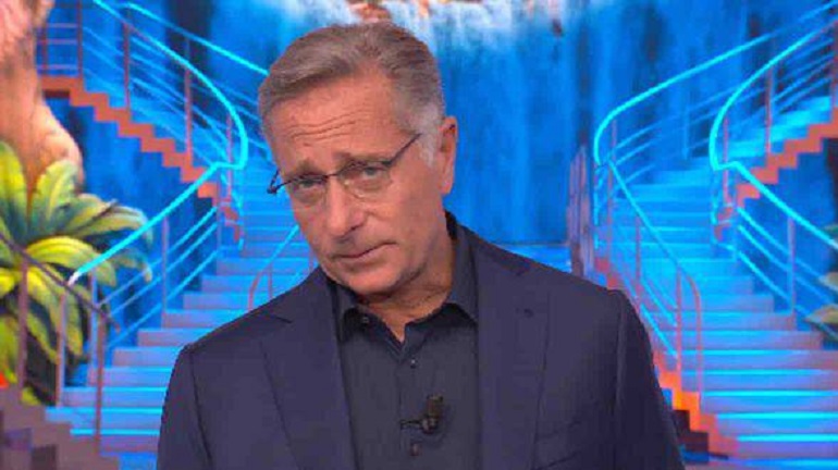 Ciao Darwin 2019 stasera in onda con una puntata speciale: le anticipazioni, i concorrenti e Madre Natura