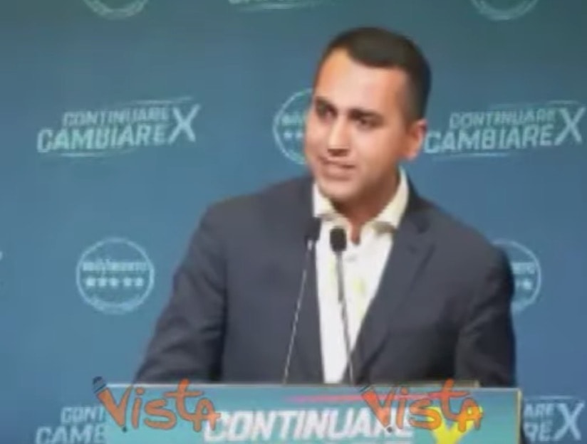 Luigi Di Maio: "Il Pd pensa a coprire le croci nei cimiteri per favorire i funerali laici" VIDEO