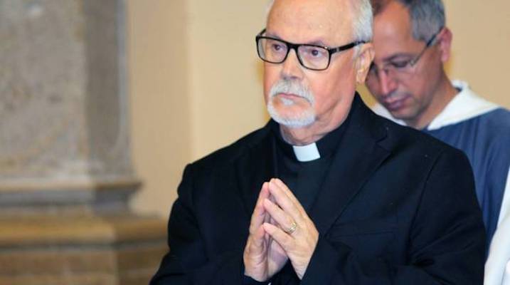 Campobasso, Don Nicola Pacetta ordinato prete a 73 anni davanti ai figli e i nipoti