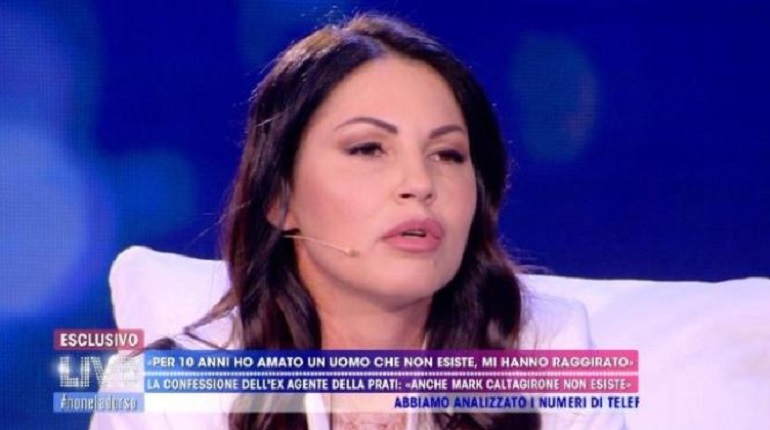 Live - Non è la d'Urso, Simone Coppi in realtà è... mister Svizzera