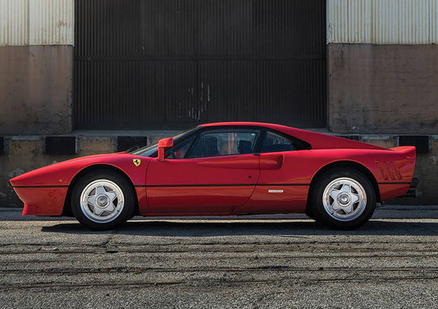 germania ruba ferrari 288 gto