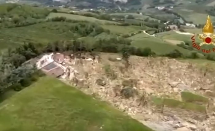 Borgo Tossignano (Bologna), mega frana travolge casa