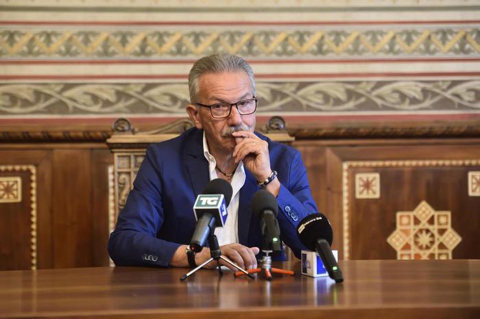 Legnano: arrestato il sindaco della Lega. Di Maio, "spuntano mazzette ovunque"