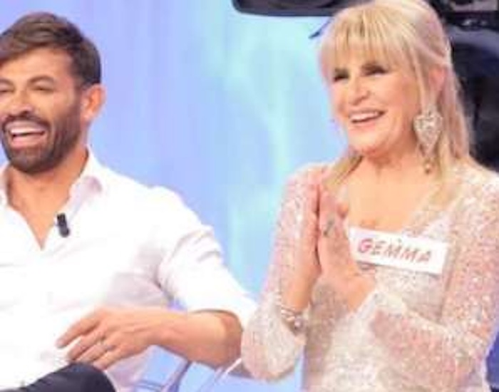 Uomini e Donne, Gemma Galgani ruba il posto a Tina Cipollari