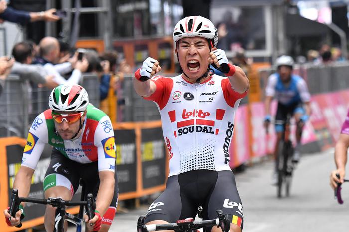 Giro d'Italia, Ewan vince undicesima tappa. Viviani si ritira: "Non sono più sereno"