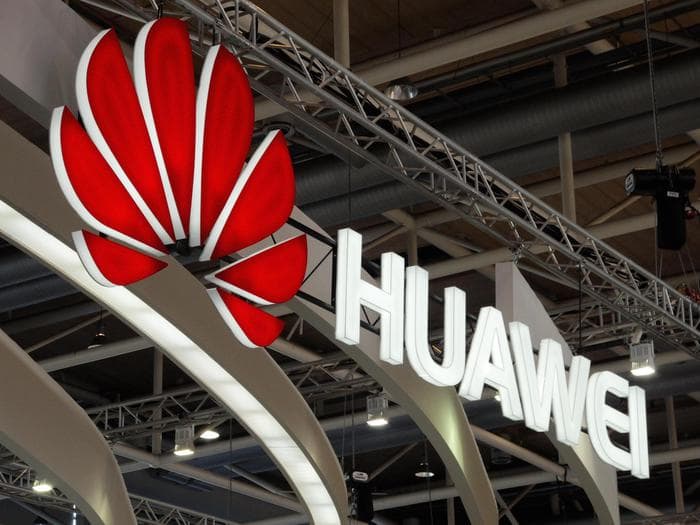 Huawei si fa il suo sistema operativo al posto di Android. La Cina intanto protesta e affila le armi (debito Usa, terre rare)