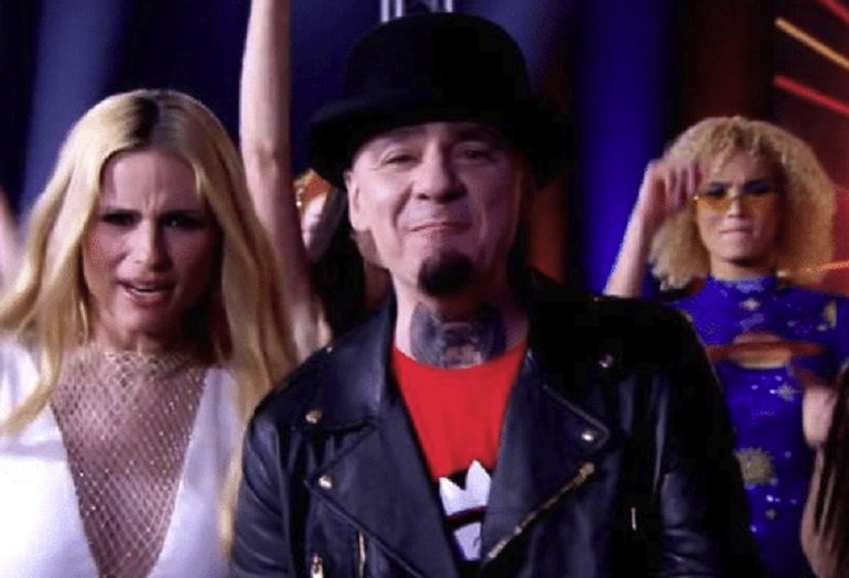 All Together All Together Now, J-Ax si commuove. Ecco cosa è successoNow, J-Ax si commuove. Ecco cosa è successo