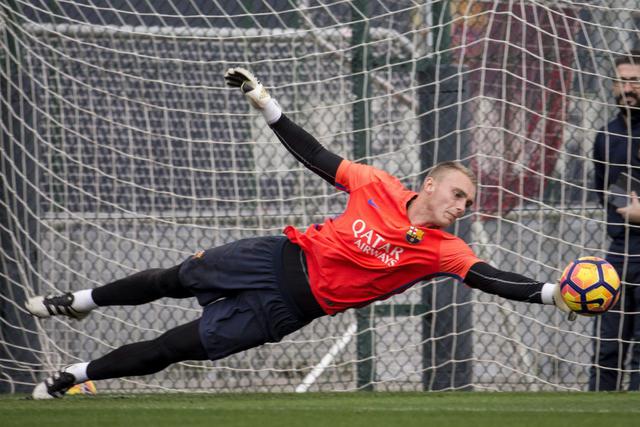 Jasper Cillessen: "Vado da Cristiano Ronaldo". Juventus vende Perin?