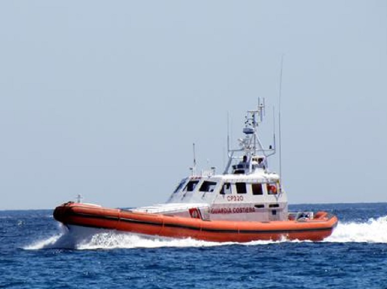 Montesilvano, trovato corpo in mare. In corso le verifiche per l'identificazione (foto d'archivio Ansa)