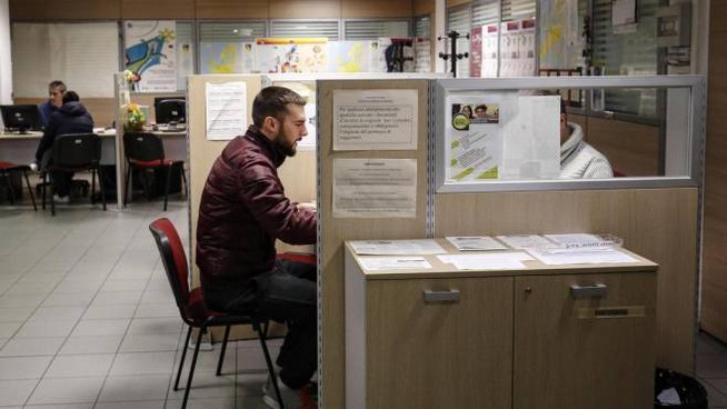 Navigator: giovani contro anziani per il posto