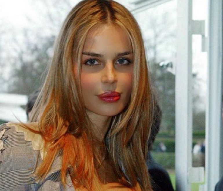 Fabrizio Corona, il messaggio di Nina Moric: "Carlos ti aspetta" (foto Instagram)