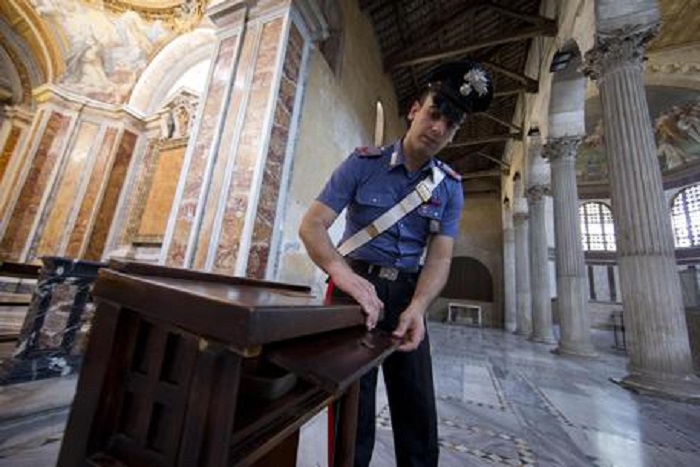 Roma, rubavano le offerte nella Basilica di Santa Maria Maggiore: arrestati bosniaco e romano