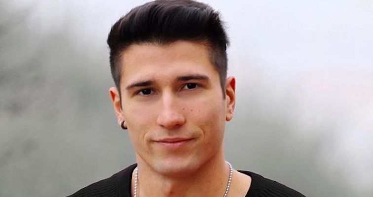 Grande Fratello, Gianmarco Onestini mostra per sbaglio le parti intime. Gli autori lo rimproverano