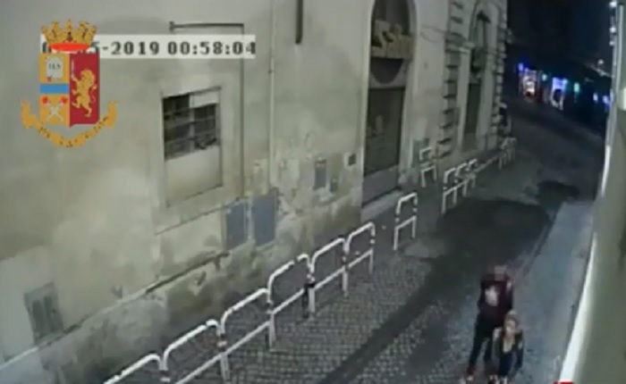 Imen Chatbouri spinta giù a ponte Sisto