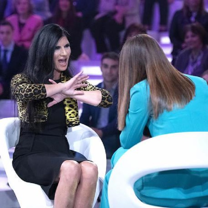 Live-Non è la D'Urso, Pamela Prati una furia nei camerini