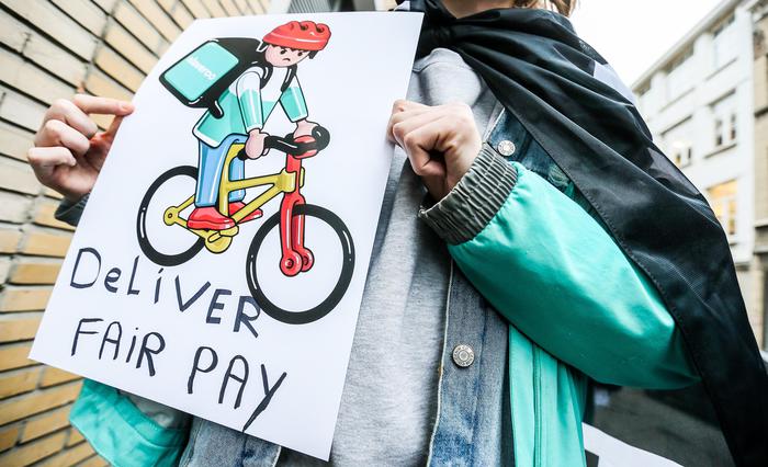 Rider assunti con contratto a tempo indeterminato: a Firenze il primo caso in Italia