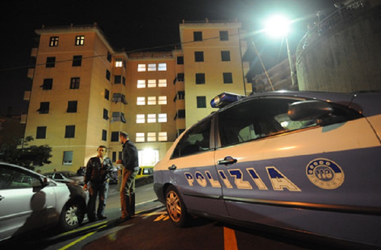 Roma, investito e ucciso da un Tir. Dopo l'incidente gli rubano il portafogli e vanno a prelevare al bancomat (foto d'archivio Ansa)