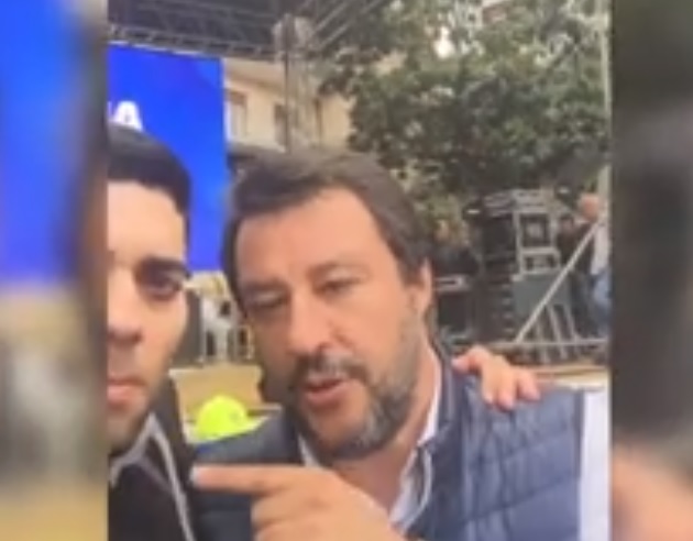 salvini selfie salerno