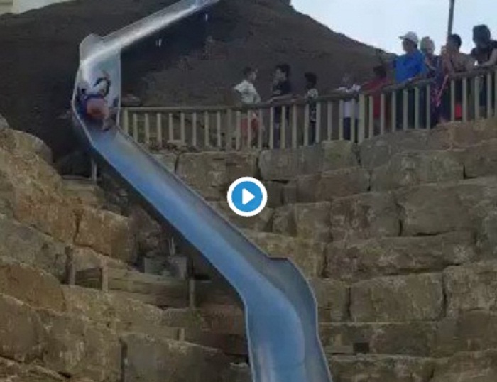 YOUTUBE Spagna, scivolo di 38 metri per collegare due strade: lo chiudono il giorno dopo