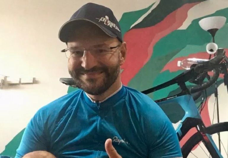 Inghilterra, cade dalla bici e resta paralizzato. Torna a camminare grazie a una cura sperimentale