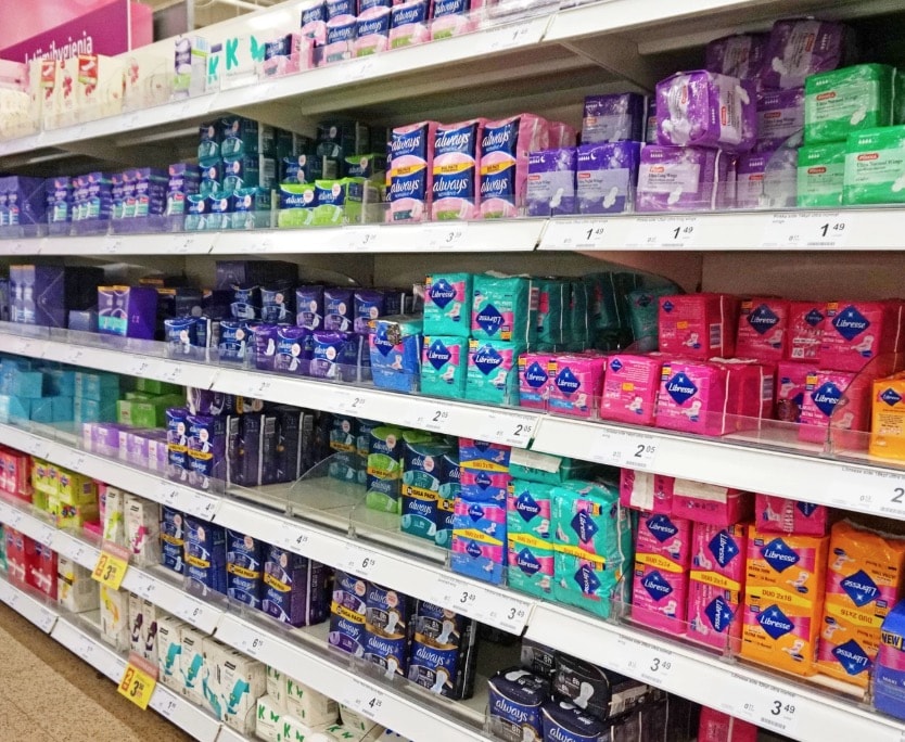 Iva sugli assorbenti resta al 22%. "Mancano le coperture". In Italia sono ancora beni di lusso