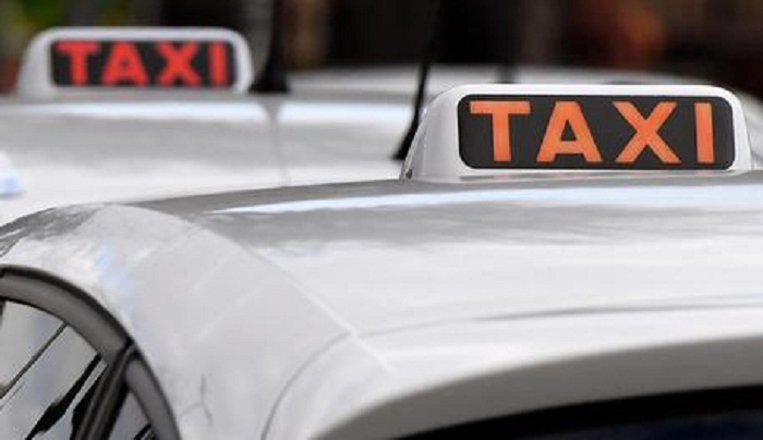 Amburgo, rientrano dall'ospedale dopo il parto e dimenticano il figlio in taxi