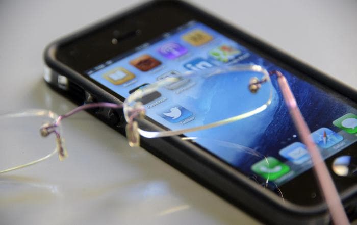 Ue, taglio ai costi di telefonate internazionali e sms: massimo 19 cent al minuto e 6 cent