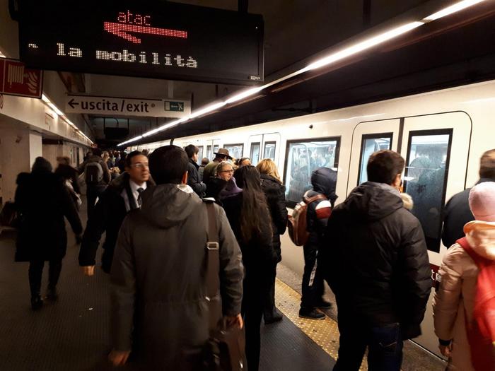 roma donna nigeriano