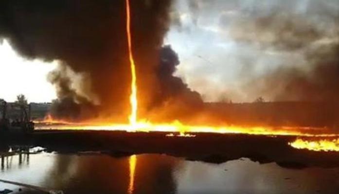 Usa, almeno tre vittime per il tornado che si è abbattuto in Missouri (foto Ansa)