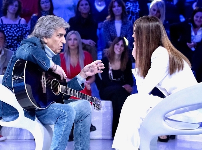 Verissimo, Toto Cutugno in lacrime: "Ho visto la mia sorellina morire dinanzi ai miei occhi"